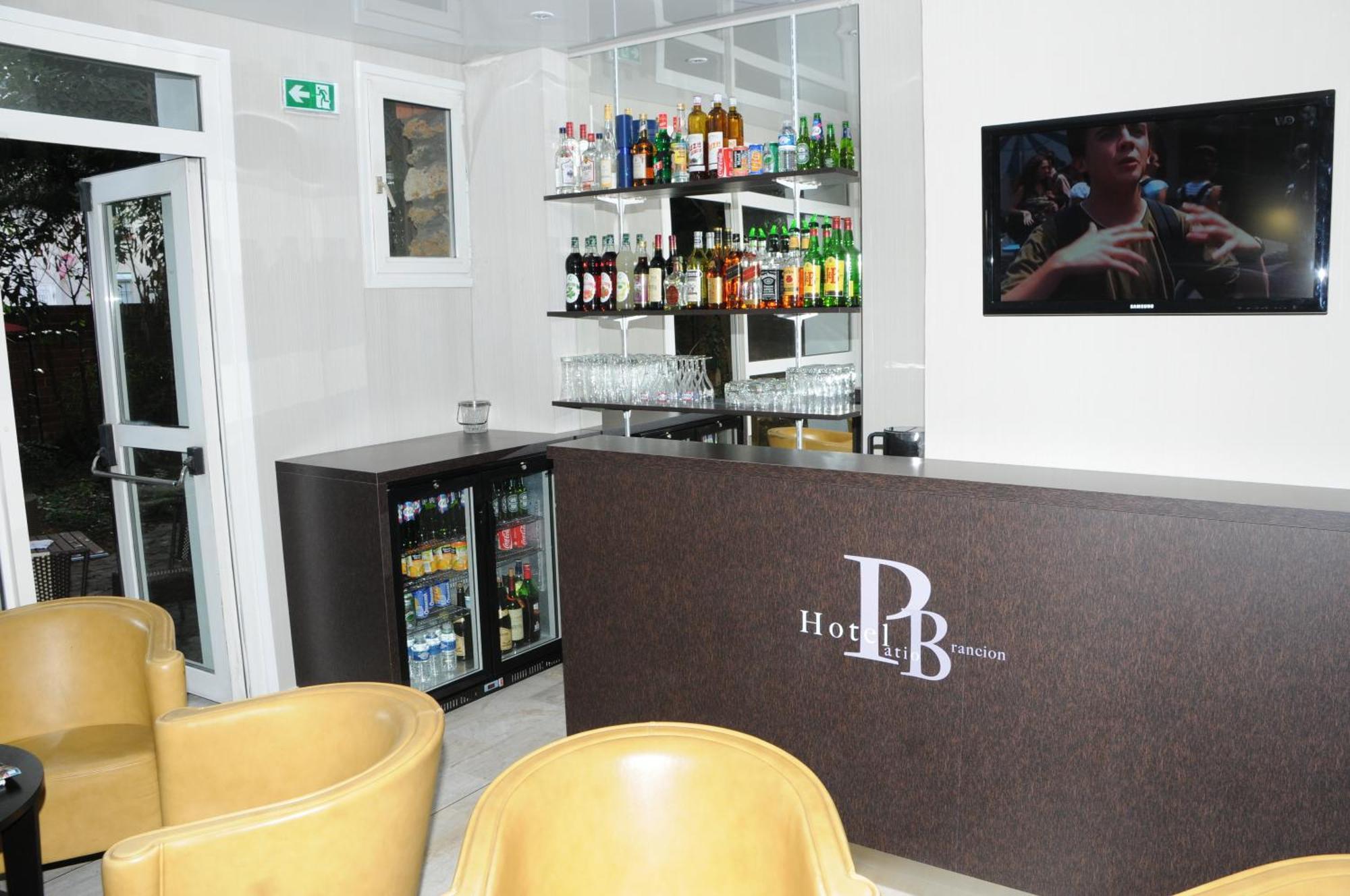 Hotel Patio Brancion Малакоф Екстериор снимка